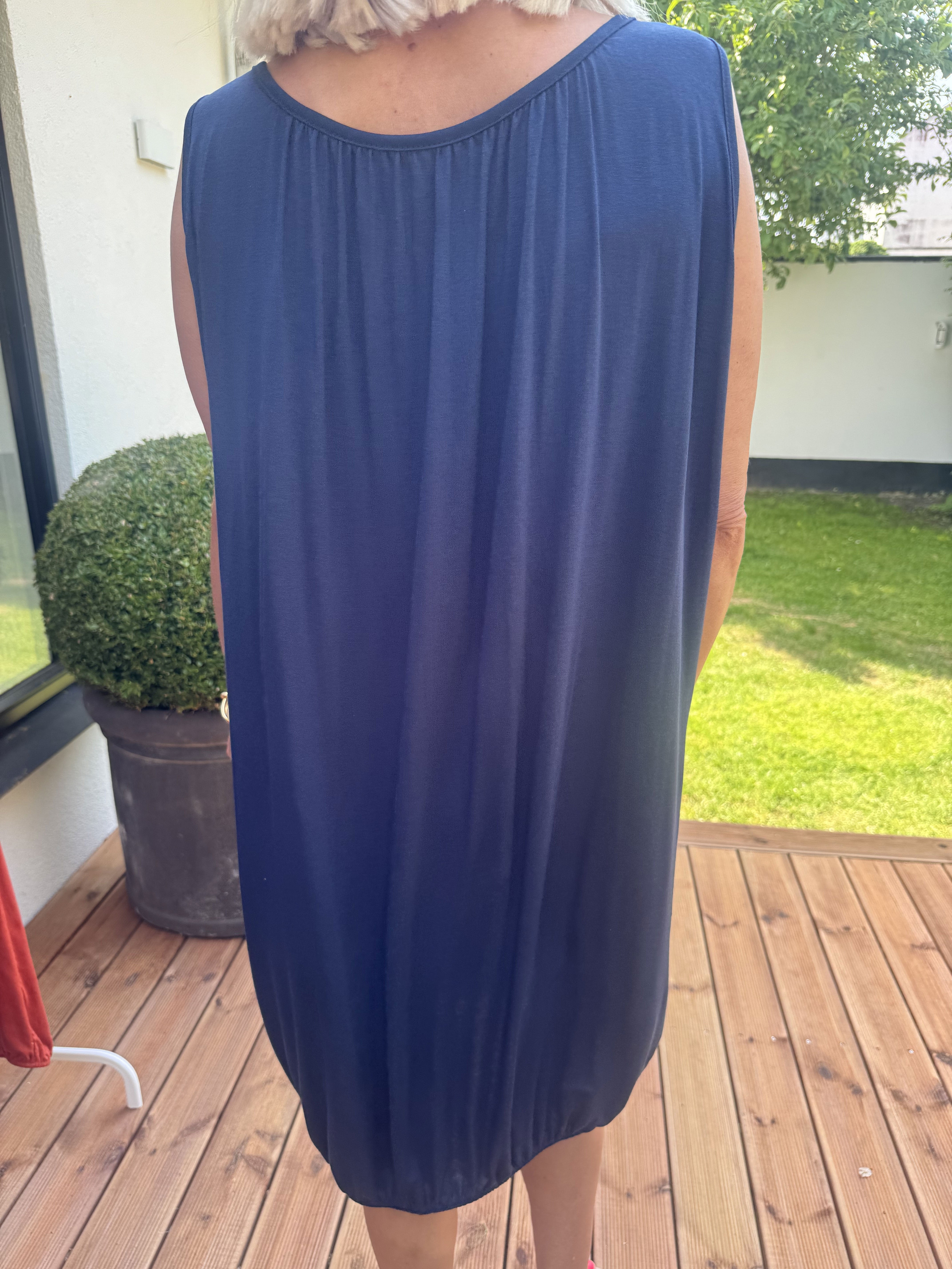 Miracle Sleeveless Dress - Basis kjole i viskose med elastik forneden